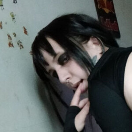 Kami Aishi naked onlyfans