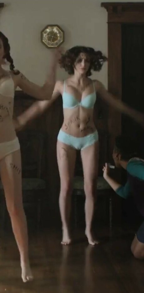 Emily Rudd onlyfans ass