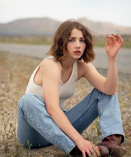Emily Rudd onlyfans porn leaked