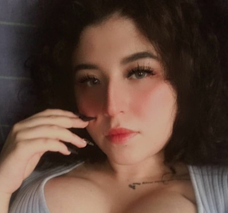 Samantha Fernandez Profile image