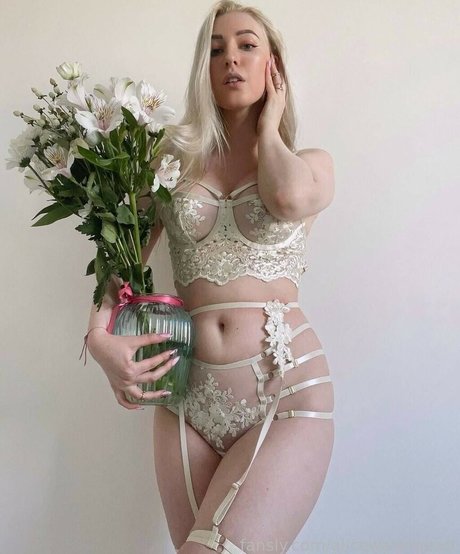 Alice Warmheart onlyfans nude pics