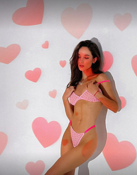 pretylittlething onlyfans pics leaked