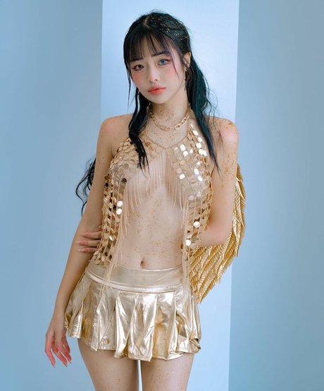 Ero Mei onlyfans striptease