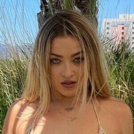 Scarlet Aviram on onlyfans