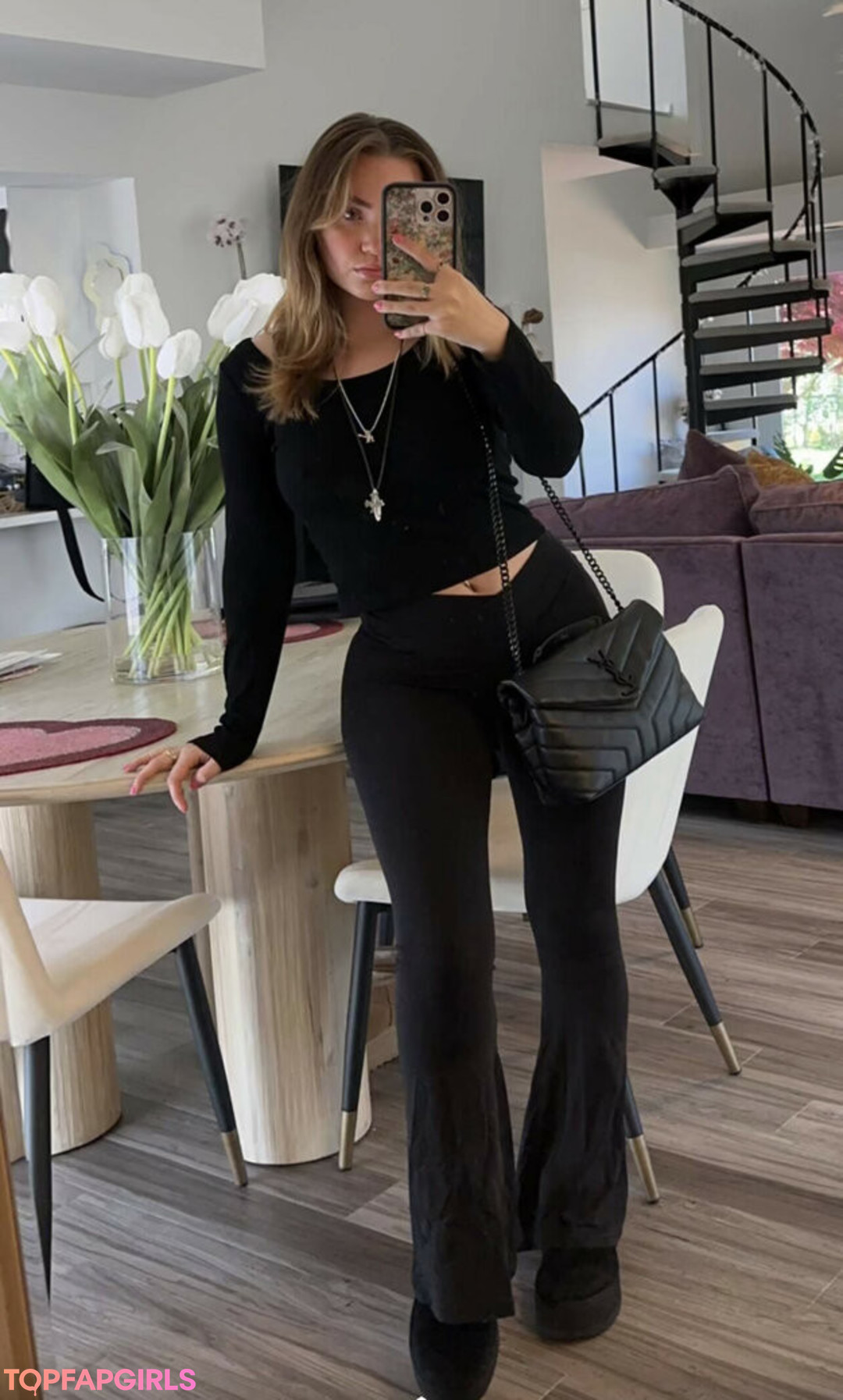 Alyssa Mckay onlyfans leaked tits