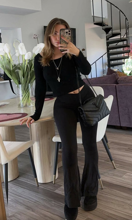 Alyssa Mckay onlyfans leaked tits