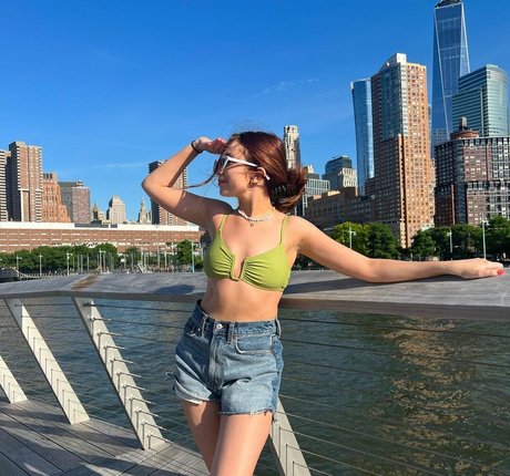 Ellie Schnitt only fans naked