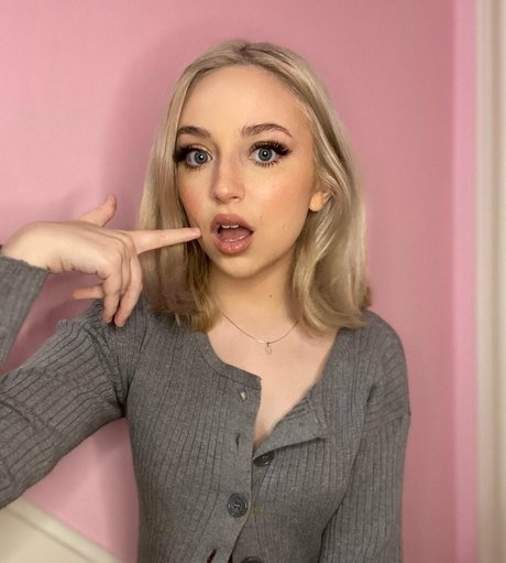 Ellie Schnitt onlyfans leaked pictures