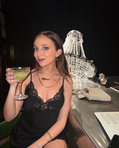 Ellie Schnitt nude on onlyfans