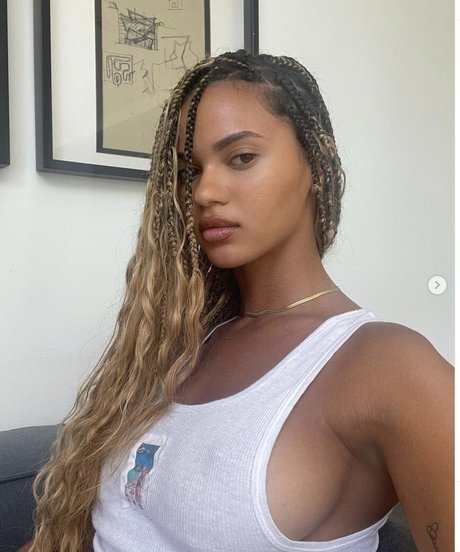 Juliana Nalu tits onlyfans
