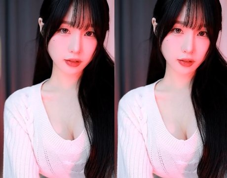 woohankyung onlyfans ass