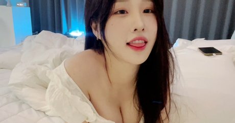 woohankyung only fans naked