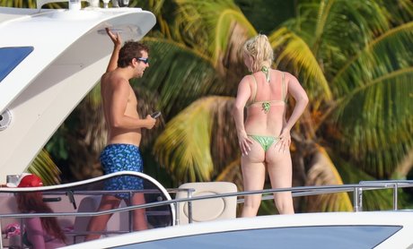 Kim Petras only fans pic