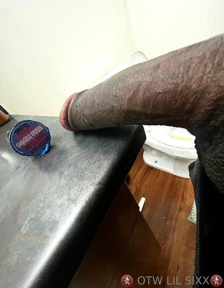 officialotwlilsixx onlyfans model