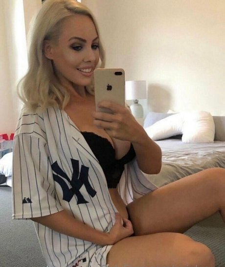 evieleana onlyfans nudes porn