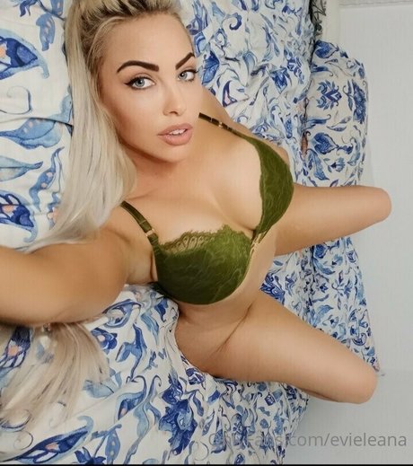 nerdy onlyfans pornos still