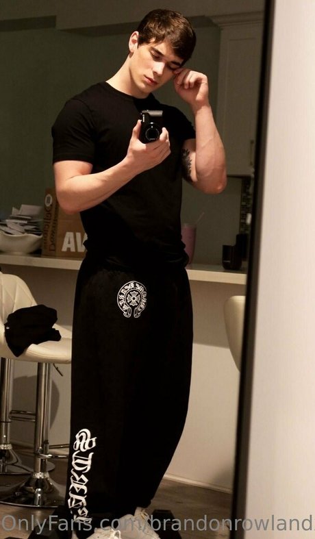 brandonrowlandx onlyfans page