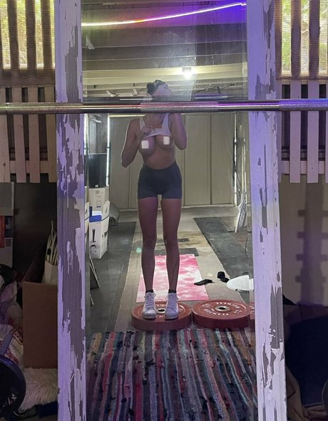 Jerii Nelson onlyfans leaks.