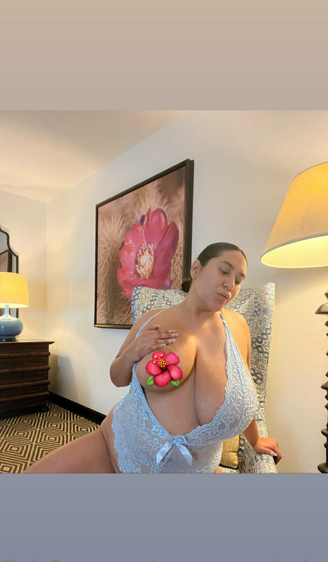 female onlyfans beautiful nude portrait