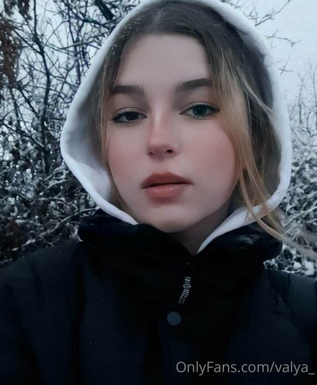 valya_ onlyfans photos
