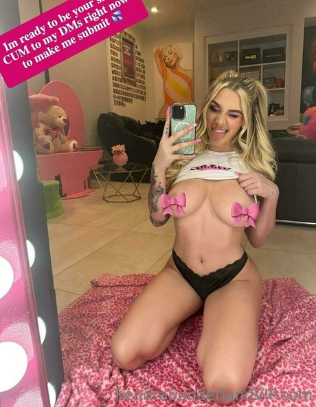 KendraSunderland onlyfans leaks.
