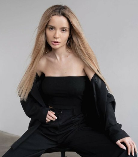 Ekaterina Zueva nude leak onlyfans