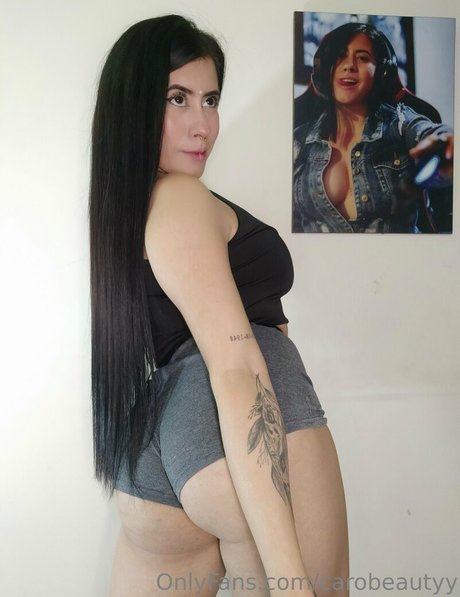 carobeautyy onlyfans model images