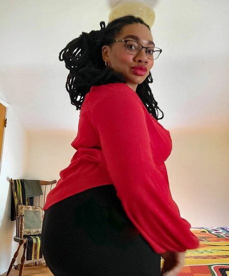 Locked Honey Princess nude only fans