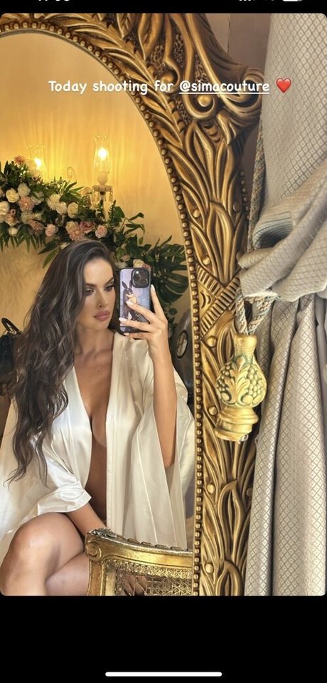 Oriola Marashi naked only fans