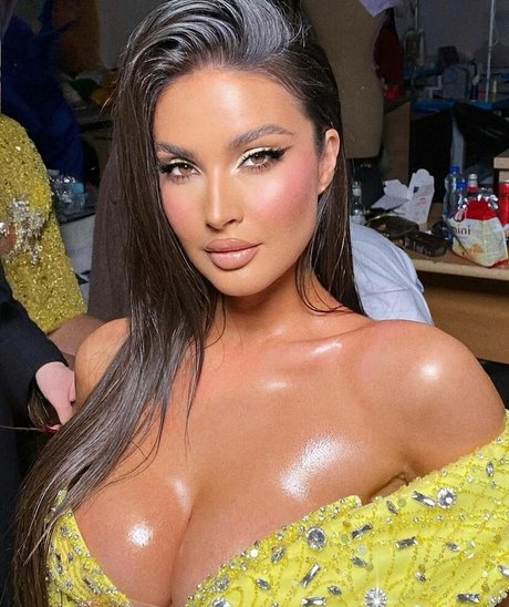 Oriola Marashi nudes only fans