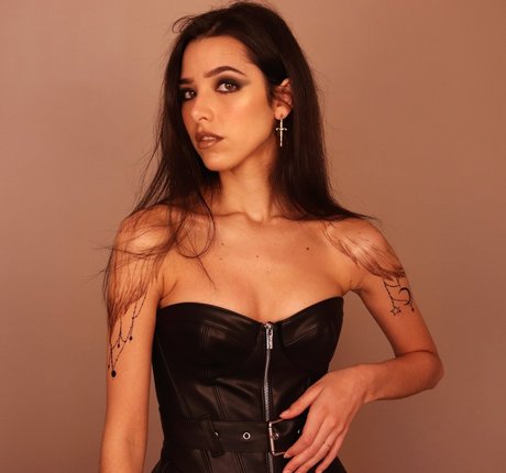 ASMR Glow onlyfans naked pics