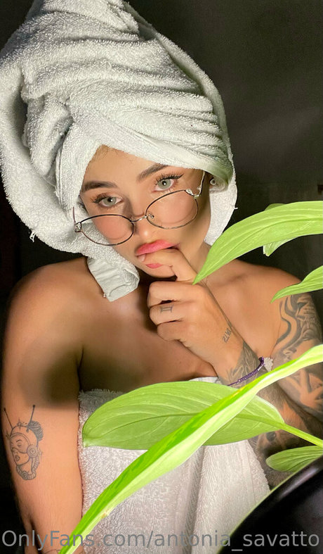 antonia savatto onlyfans striptease