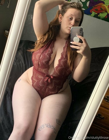 sluttylilrose onlyfans sextape leak