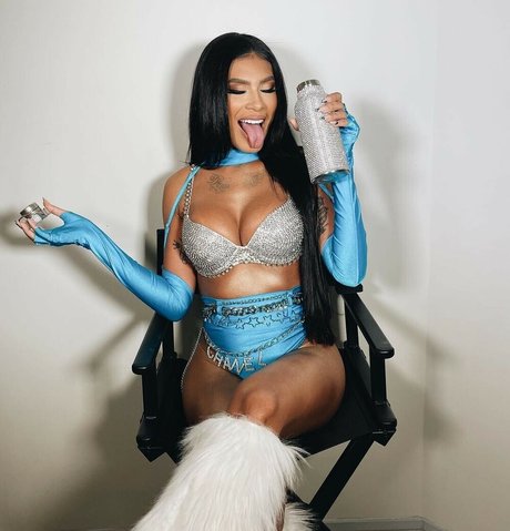 Pocah desnuda onlyfans