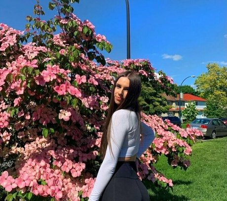 Daniela lzj naked onlyfans