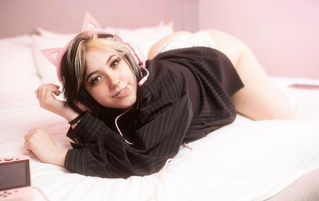 smutty bunny onlyfans leak nude