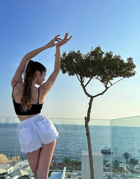 Stefania Deriabina ass onlyfans