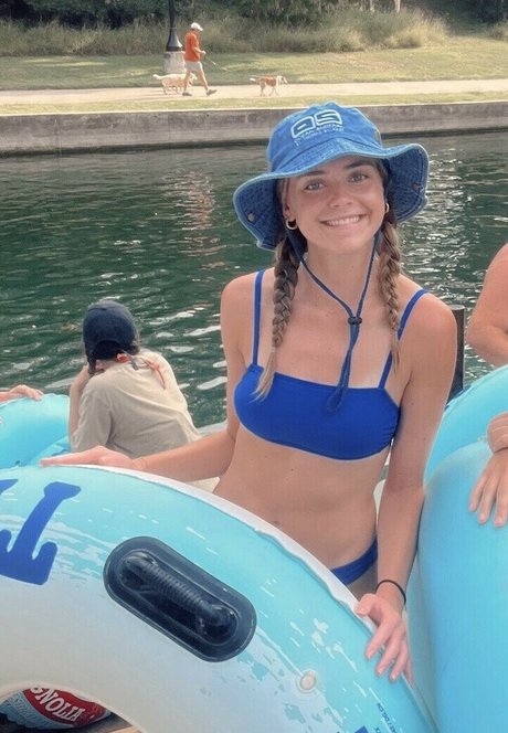 Lifewithlaurenmae onlyfans nude photos