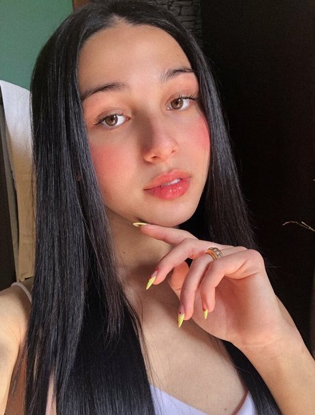 Luana Moraes  depiction