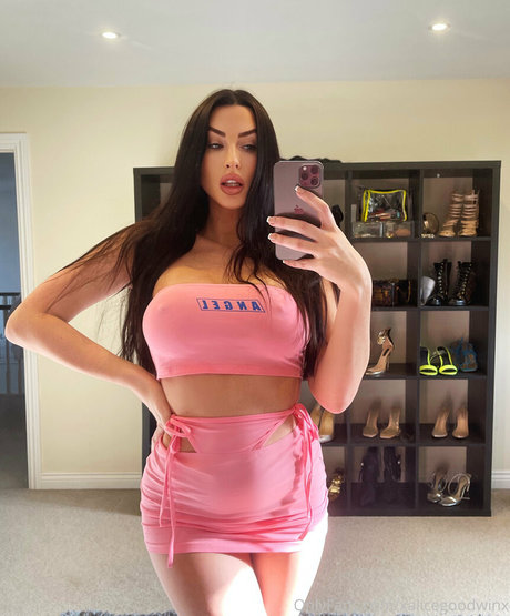 xalicegoodwinx onlyfans nude
