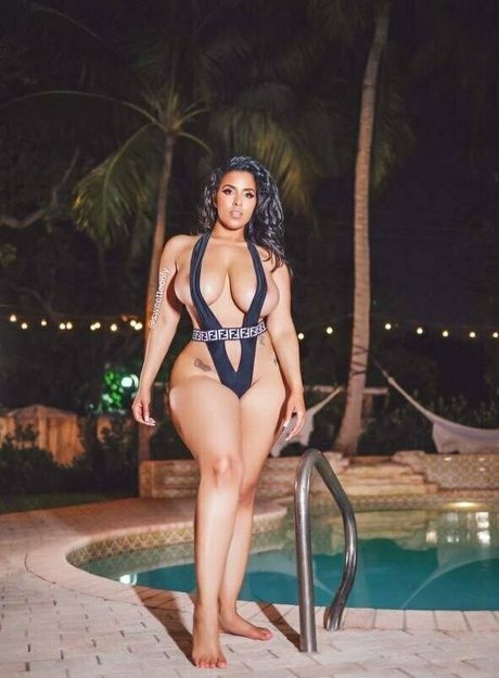 elleseefree onlyfans leaked tits