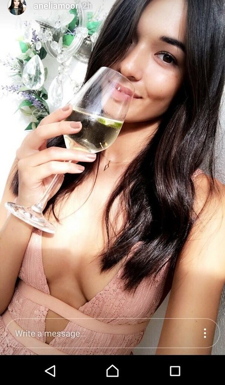 Anelia Moor onlyfans xxx