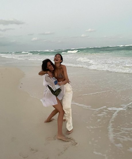 Anelia Moor onlyfans tits