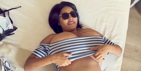 Bianka Bouyer onlyfans posts