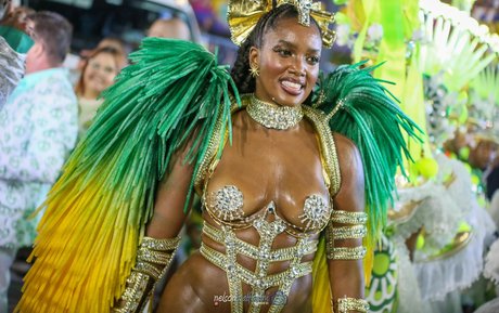 Iza Cantora Profile image