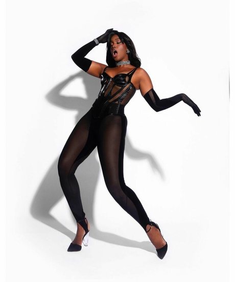 Iza Cantora only fans xxx