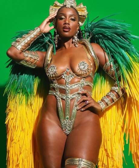 Iza Cantora sex onlyfans