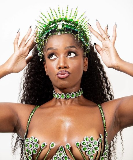 dark skin onlyfans naked view