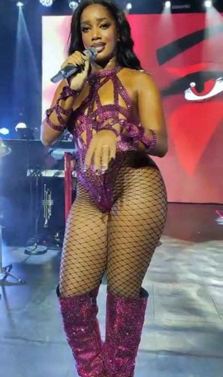 Iza Cantora porn onlyfans