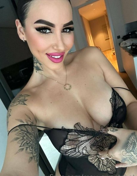 kitty princess onlyfans erotic self-portrait